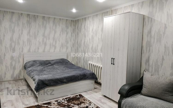 1-комнатная квартира, 40 м², 4/5 этаж посуточно, 20квартал 7 Семей - изображение 5