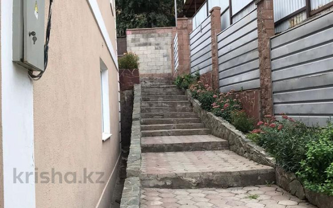 7-комнатный дом помесячно, 250 м², 12 сот., Ханов Керея и Жанибека 38 — Кок-Тобе Алматы - изображение 5