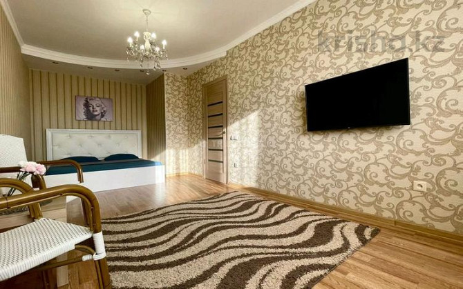 1-комнатная квартира, 50 м², 5/9 этаж посуточно, Тлепбергенова 78 — Молдагуловой Актобе - изображение 2
