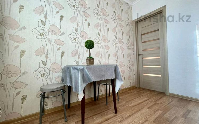 1-комнатная квартира, 50 м², 5/9 этаж посуточно, Тлепбергенова 78 — Молдагуловой Актобе - изображение 7
