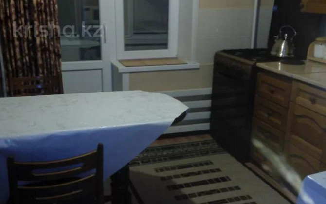 2-комнатная квартира, 60 м², 1 этаж посуточно, 4 микрорайон 31 Уральск - изображение 8