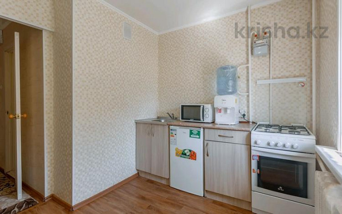 1-комнатная квартира, 38 м², 3/5 этаж посуточно, Володарского 94 — Назарбаева Петропавловск - изображение 5