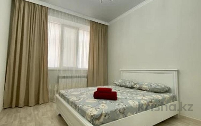 2-комнатная квартира, 75 м², 1/5 этаж посуточно, мкр. Батыс-2, Халел Досмухамбетулы 18/1 Актобе - изображение 1