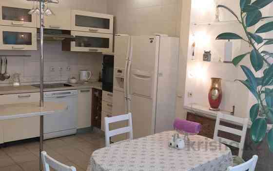 3-комнатная квартира, 105 м², 9 этаж посуточно, Бухар жирау 23 — Байтурсынова Абая Алматы