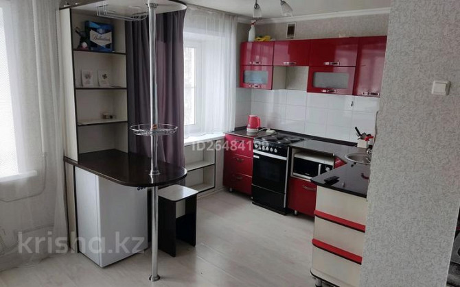 1-комнатная квартира, 40 м², 2/5 этаж посуточно, проспект Ауэзова 9 — Крылова Ust-Kamenogorsk - photo 1
