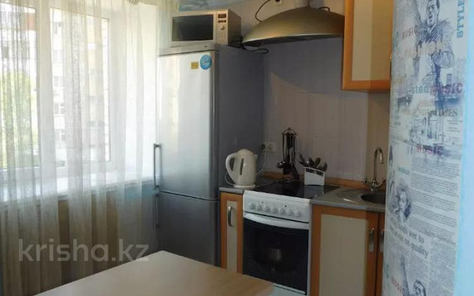 1-комнатная квартира, 38 м², 3/5 этаж посуточно, Набережная им. Славского 56 Усть-Каменогорск - изображение 7