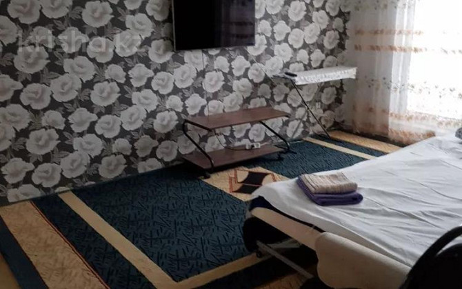 1-комнатная квартира, 32 м², 3 этаж посуточно, 5 мкр 3 Аксай - изображение 3