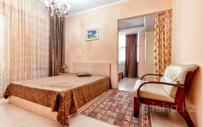 3-комнатная квартира, 80 м² посуточно, Иманбаева 9 Астана - изображение 1