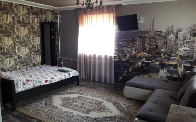1-комнатная квартира, 33 м², 2/4 этаж посуточно, Пр. Бухар жырау 70 Karagandy - photo 1