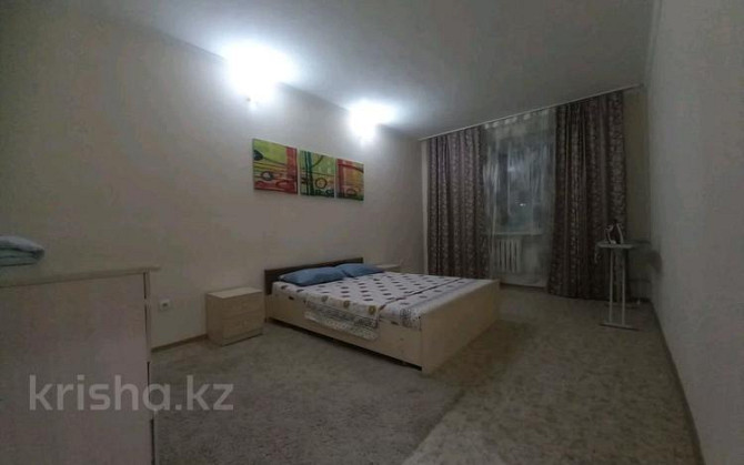 2-комнатная квартира, 60 м², 2/5 этаж посуточно, мкр 5, проспект Абая 4 4 Актобе - изображение 2