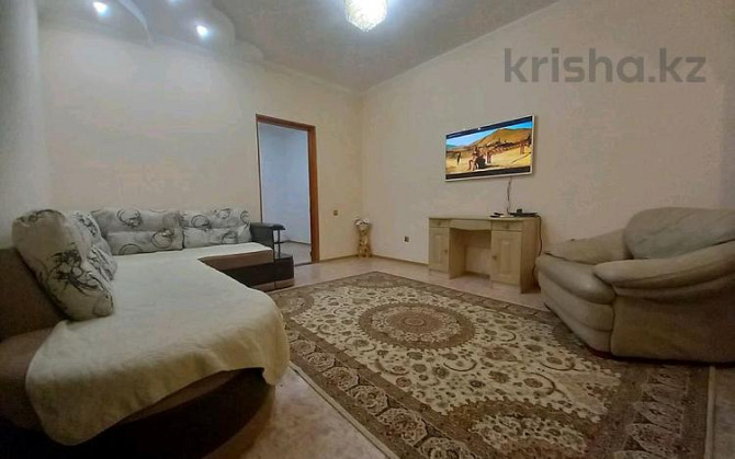 2-комнатная квартира, 60 м², 2/5 этаж посуточно, мкр 5, проспект Абая 4 4 Актобе - изображение 4
