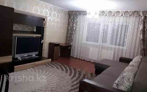 3-комнатная квартира, 90 м² посуточно, Мкр «Самал» 1-10 Astana