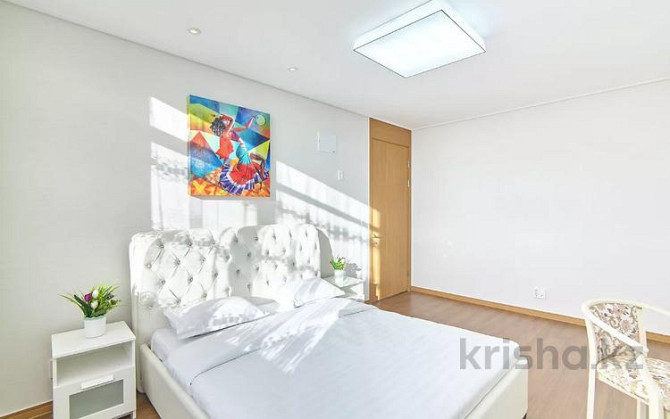 3-комнатная квартира, 100 м², 15/21 этаж посуточно, Кабанбай батыра 43А — Орынбор Астана - изображение 3