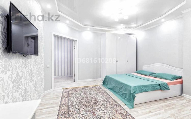 1-комнатная квартира, 40 м², 4/13 этаж посуточно, Сарайшык 7/3 Astana - photo 1