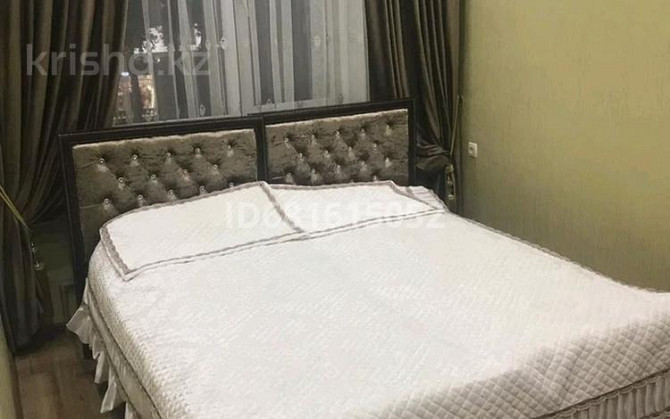 3-комнатная квартира, 72 м², 3/4 этаж посуточно, Тауке-хана 14 — Байтурсынова Шымкент - изображение 1