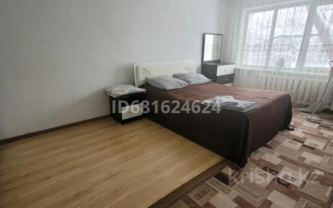 3-комнатная квартира, 75 м², 4/5 этаж посуточно, Маметовой 12 — Валиханова Алматы - изображение 1