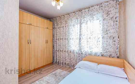 3-комнатная квартира, 65 м², 2/17 этаж посуточно, мкр Самал-1 34 Алматы