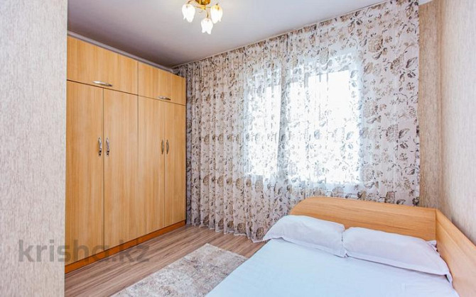 3-комнатная квартира, 65 м², 2/17 этаж посуточно, мкр Самал-1 34 Almaty - photo 5