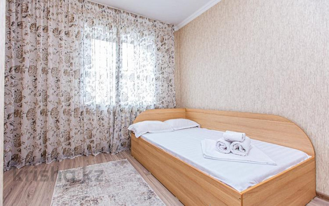 3-комнатная квартира, 65 м², 2/17 этаж посуточно, мкр Самал-1 34 Almaty - photo 7