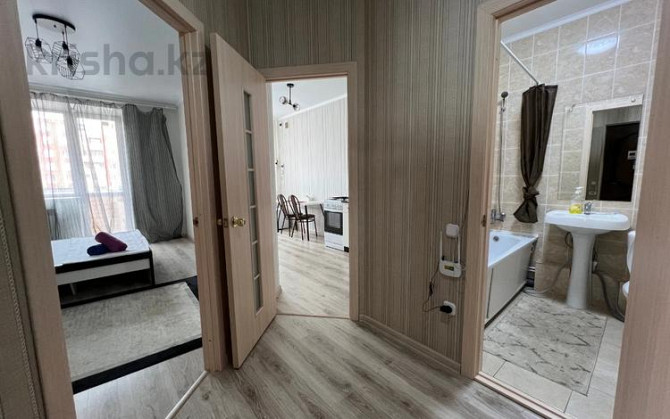 1-комнатная квартира, 45 м², 1/5 этаж посуточно, Мкр Юбилейный 43 Костанай - изображение 7