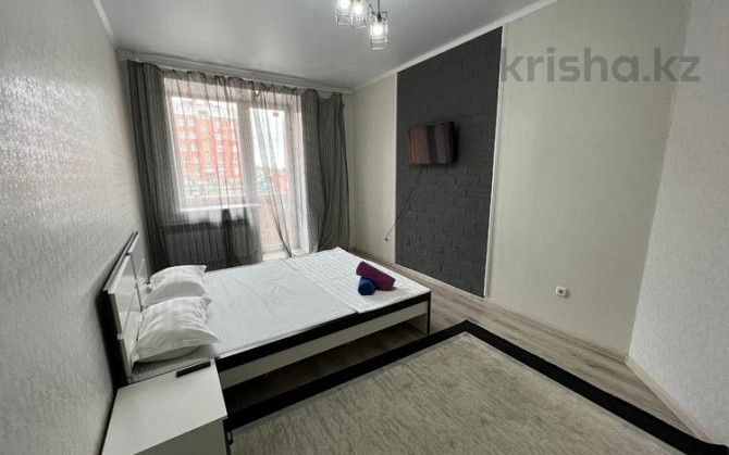 1-комнатная квартира, 45 м², 1/5 этаж посуточно, Мкр Юбилейный 43 Костанай - изображение 1