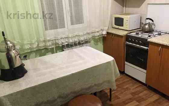 2-комнатная квартира, 49 м², 3/5 этаж посуточно, Азаттык 57 — Махамбета Атырау