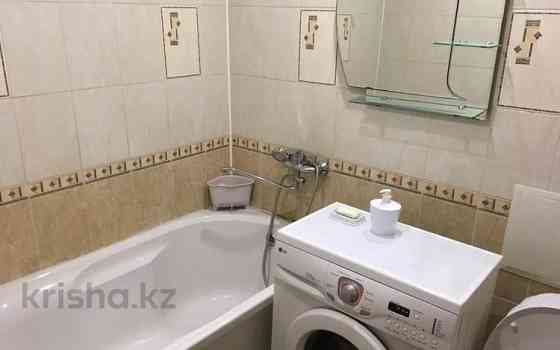 2-комнатная квартира, 49 м², 3/5 этаж посуточно, Азаттык 57 — Махамбета Атырау