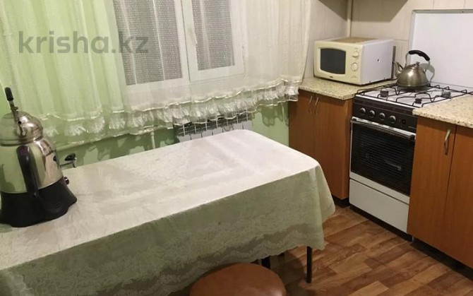 2-комнатная квартира, 49 м², 3/5 этаж посуточно, Азаттык 57 — Махамбета Атырау - изображение 2