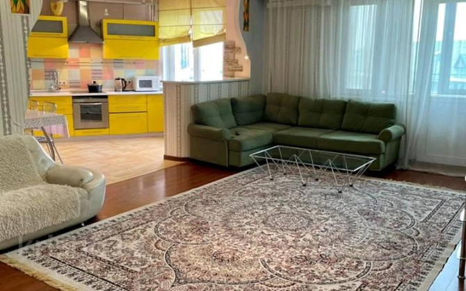 3-комнатная квартира, 140 м², 7/18 этаж посуточно, Курмангазы — Курмангазы-Муканова Алматы - изображение 1