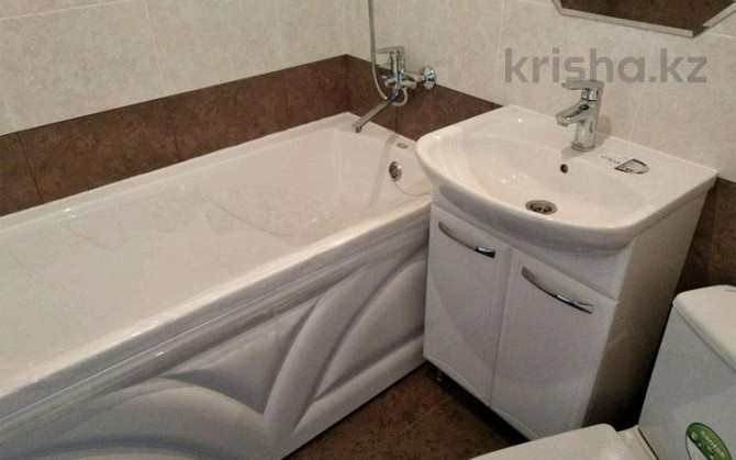 1-комнатная квартира, 45 м², 2/5 этаж посуточно, 4 мкр — Авангард Atyrau - photo 2