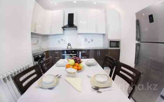 3-комнатная квартира, 120 м², 11 этаж посуточно, Навои 72 — Жандосова Алматы