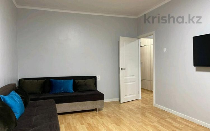 3-комнатная квартира, 80 м², 1/9 этаж посуточно, мкр Аксай-5, Момышулы 13 Алматы - изображение 2
