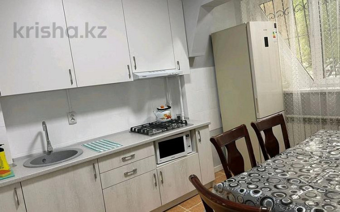 3-комнатная квартира, 80 м², 1/9 этаж посуточно, мкр Аксай-5, Момышулы 13 Алматы - изображение 4