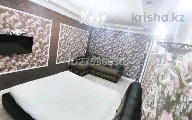 1-комнатная квартира, 33 м², 1/5 этаж посуточно, проспект Бухар Жырау — Нуркена Абдирова Karagandy - photo 1