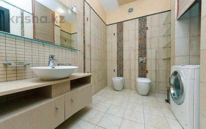3-комнатная квартира, 115 м², 9 этаж посуточно, Навои 62 — Жандосова Алматы - изображение 6