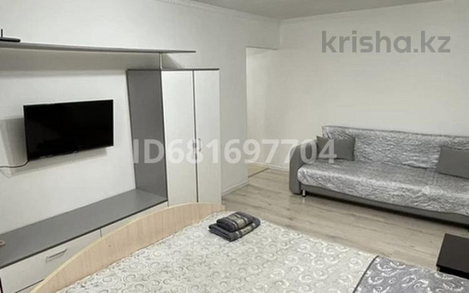1-комнатная квартира, 35 м², 2/5 этаж посуточно, Авангард, 4 микрорайон 8 — Роддом Atyrau - photo 2