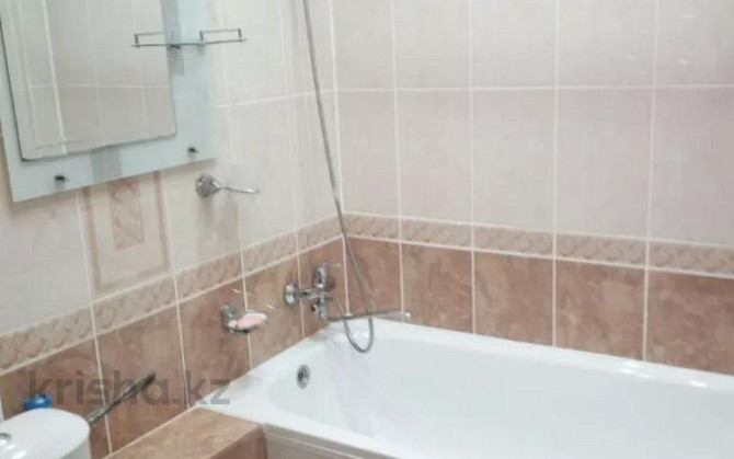 2-комнатная квартира, 45 м², 2/5 этаж посуточно, Комиссарова 26 — Сити Молл Караганда - изображение 8