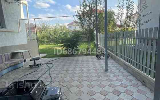 5-комнатный дом помесячно, 290 м², 6 сот., мкр Шугыла Алматы