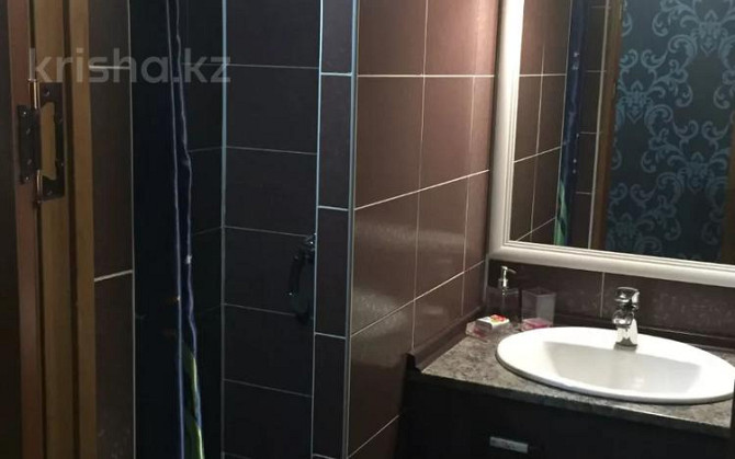 3-комнатная квартира, 60 м², 1/4 этаж посуточно, Улбике акына 154 — Толе би Тараз - изображение 5