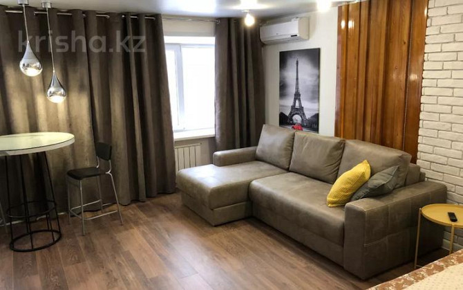 1-комнатная квартира, 31 м², 2/5 этаж посуточно, Лермонтова 53 — Академика Сатпаева Павлодар - изображение 1