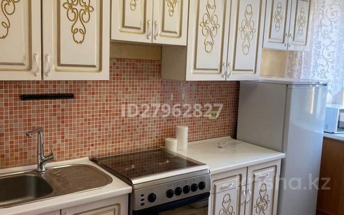 3-комнатная квартира, 63 м², 6/9 этаж посуточно, Гапеева 1 — Муканова Караганда - изображение 5