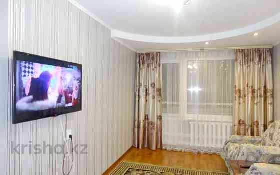 2-комнатная квартира, 52 м², 2/5 этаж посуточно, Ауэзова 35 — Жанасамейская Семей