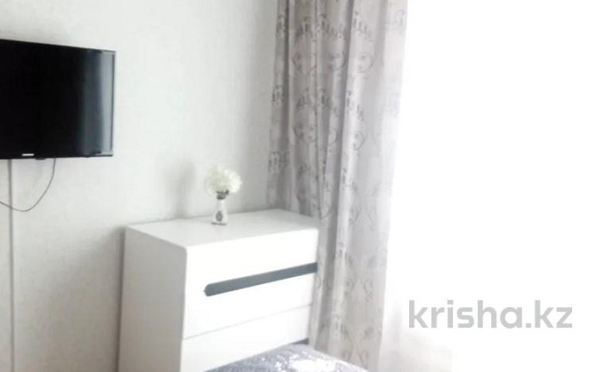 2-комнатная квартира, 60 м², 1 этаж посуточно, 4микрорайон 31 Уральск - изображение 2