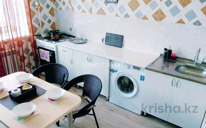 1-комнатная квартира, 65 м², 6/7 этаж посуточно, мкр. Батыс-2 201 Актобе - изображение 5