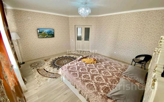 1-комнатная квартира, 65 м², 6/7 этаж посуточно, мкр. Батыс-2 201 Актобе - изображение 3