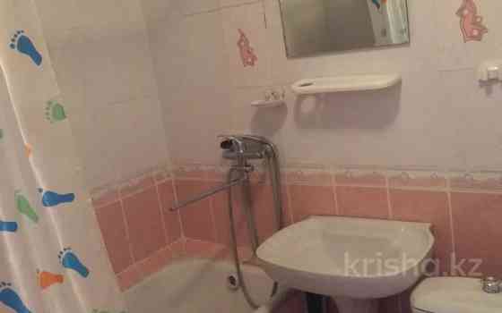 2-комнатная квартира, 65 м², 3 этаж посуточно, проспект Республики 27 — Халык банк Шымкент