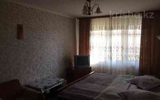 2-комнатная квартира, 65 м², 3 этаж посуточно, проспект Республики 27 — Халык банк Шымкент