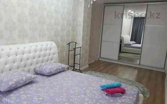 2-комнатная квартира, 80 м², 5/16 этаж посуточно, Просп. Республики 42 — Республики,Сарыарка Караганда