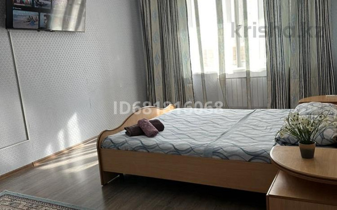 1-комнатная квартира, 50 м², 4/5 этаж посуточно, мкр. Батыс-2, Санкибай батыра 38в Актобе - изображение 2
