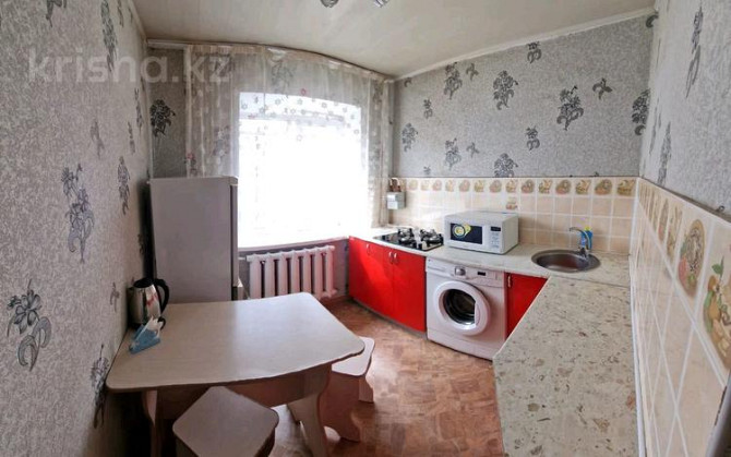 1-комнатная квартира, 37 м², 4/4 этаж посуточно, Букетова 46 — Магазин спутник Петропавловск - изображение 1